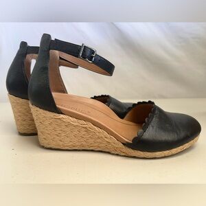 Vionic Kalina Black Leather Scallop Espadrille Wedge Sandals – Size 9.5